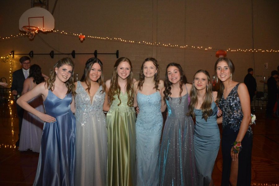 Prom Seven Girls