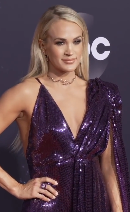 191125_Carrie_Underwood_at_the_2019_American_Music_Awards